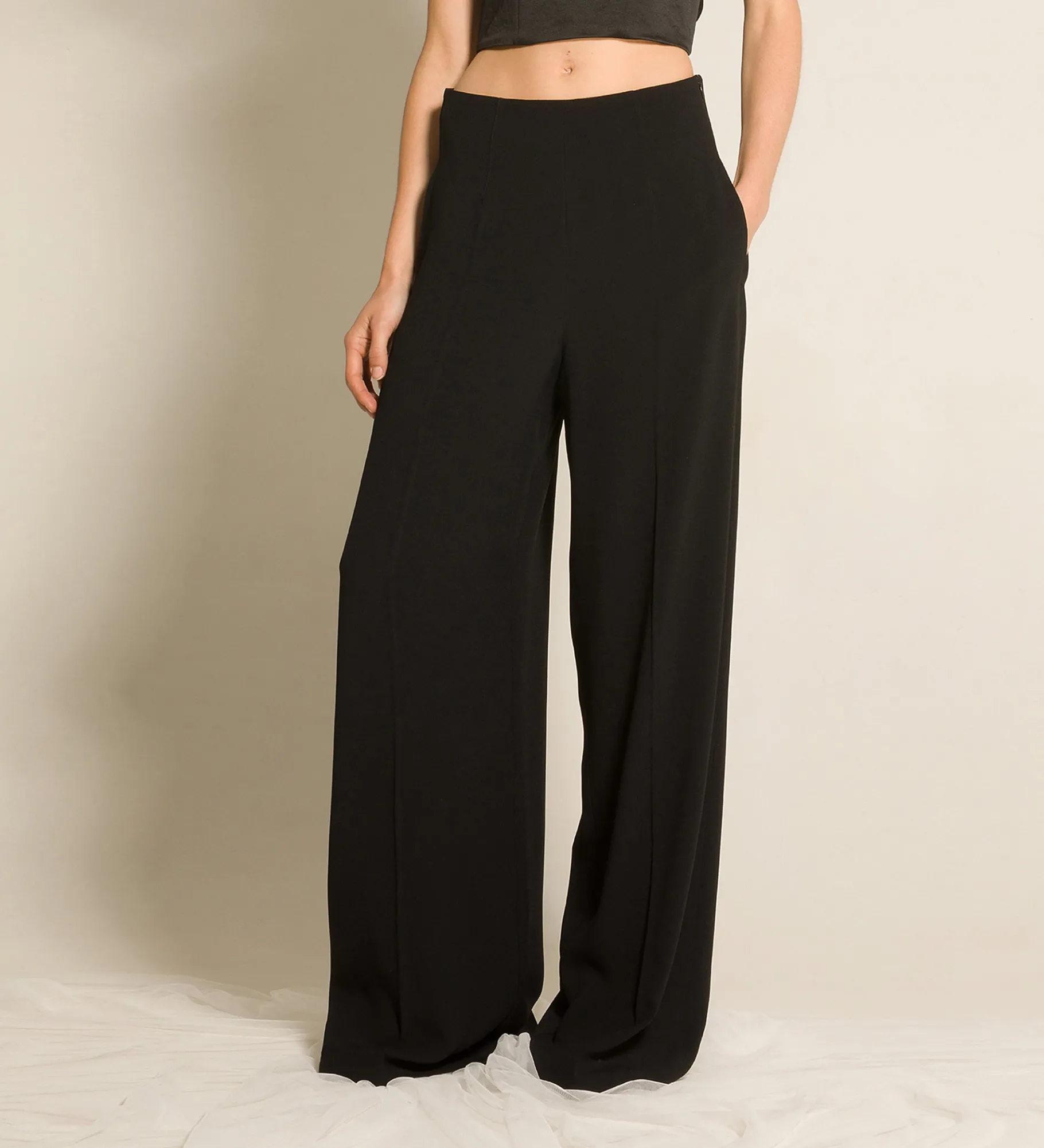 Fashion forte_forte il pantalone smoking in enver satin nero
